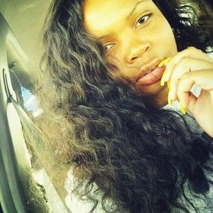 Meet your Posher, Roniquea